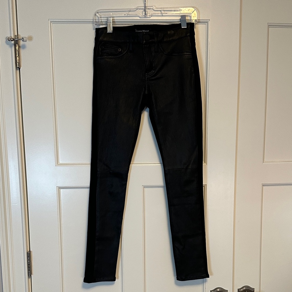 Etienne Marcel leather front skinny pants with back pocket in size 24.